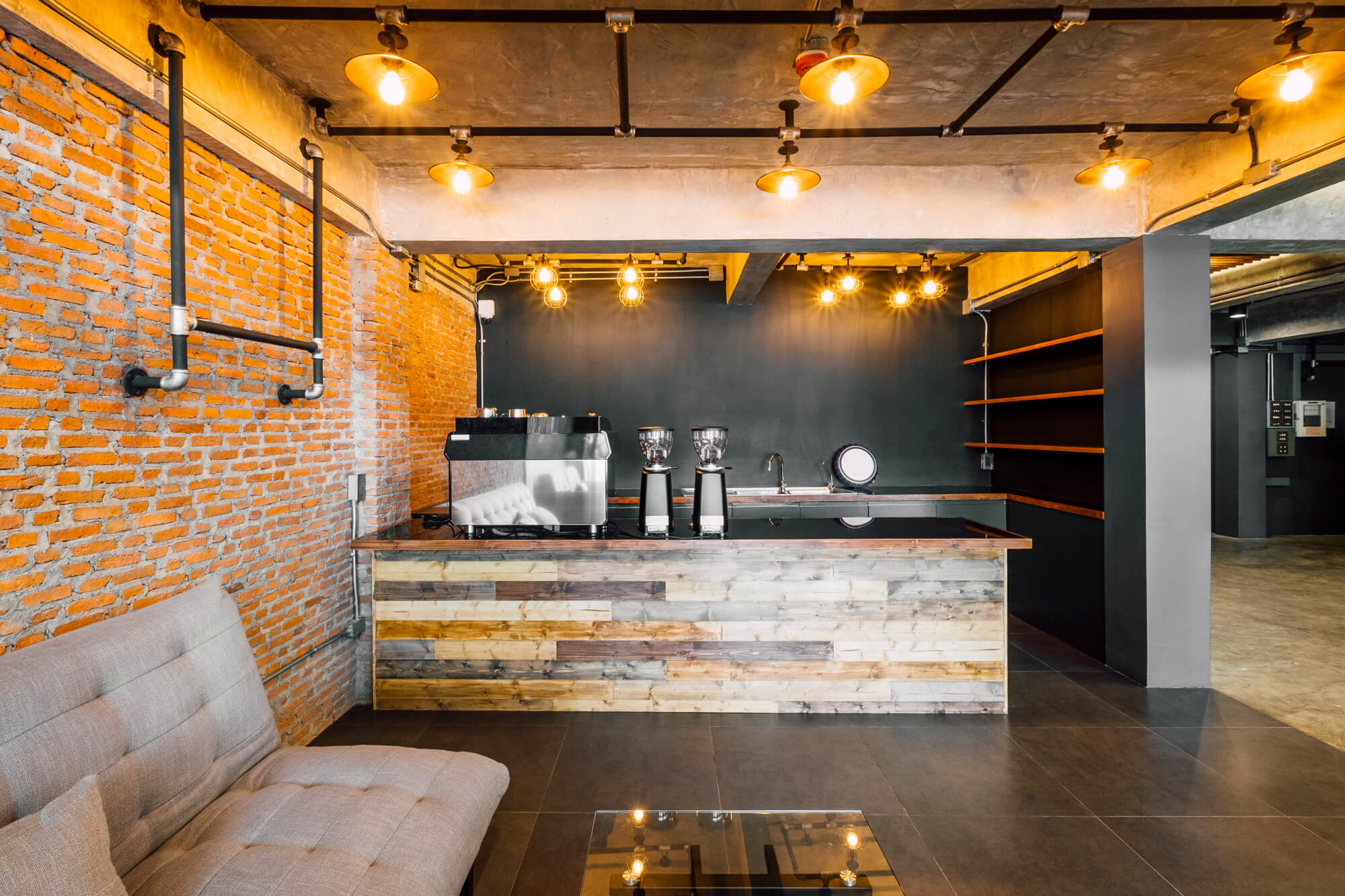 cafe-bar-hotel-loft-style (1)